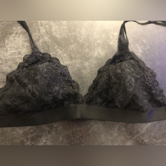 Victoria’s Secret PINK Lace Triangle Bralette - Picture 2 of 6